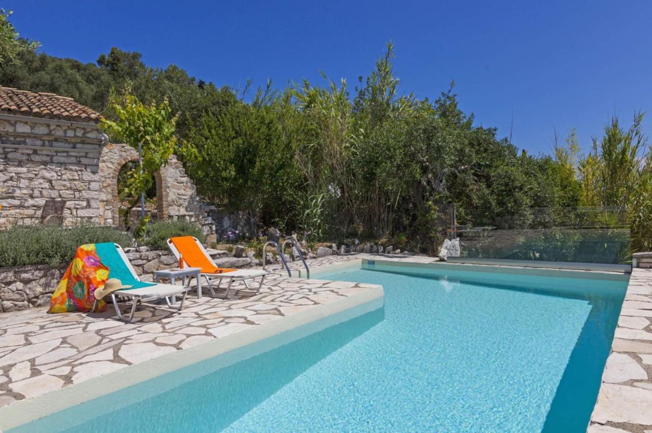 Scirocco & Folitsa Villas Agnitsini Exterior photo